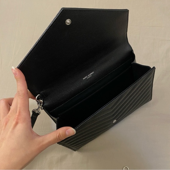 (SOLD) YSL Cassandre Matelassé Flap w/ wristlet + chain insert! 🖤 - Picture 4 of 5